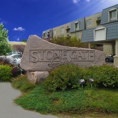 Stone Gate Inn Orillia Bagian luar foto