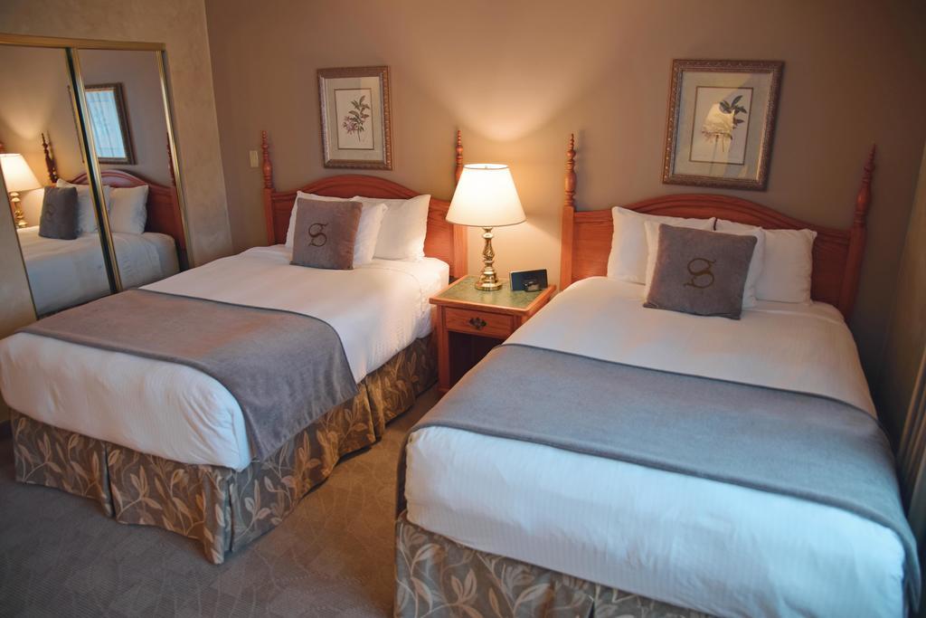 Stone Gate Inn Orillia Bagian luar foto
